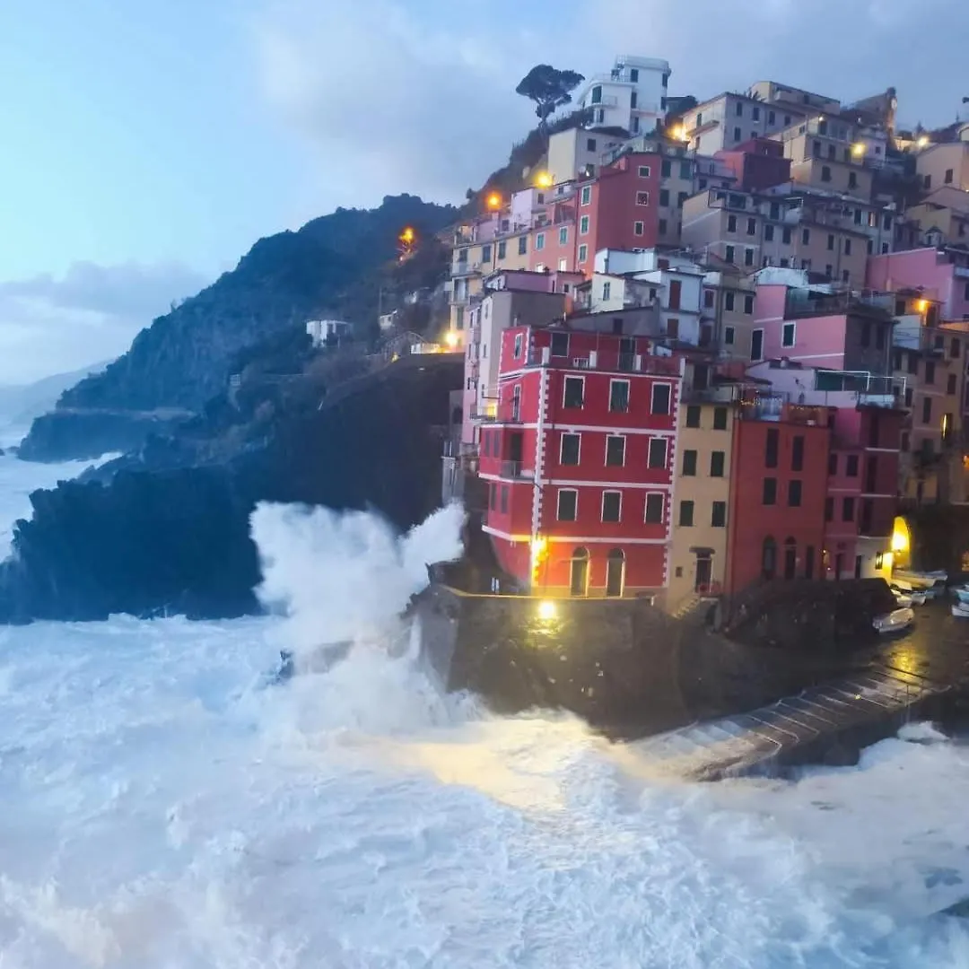 L'Incanto Divino Di Fronte Solo L'Orizzonte! ريوماجّوري إيطاليا